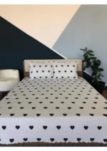 Kalpli Yatak Örtüsü Beyaz Zemin Siyah Kalp - Görsel 3