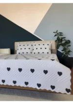 Kalpli Yatak Örtüsü Beyaz Zemin Siyah Kalp - Görsel 5
