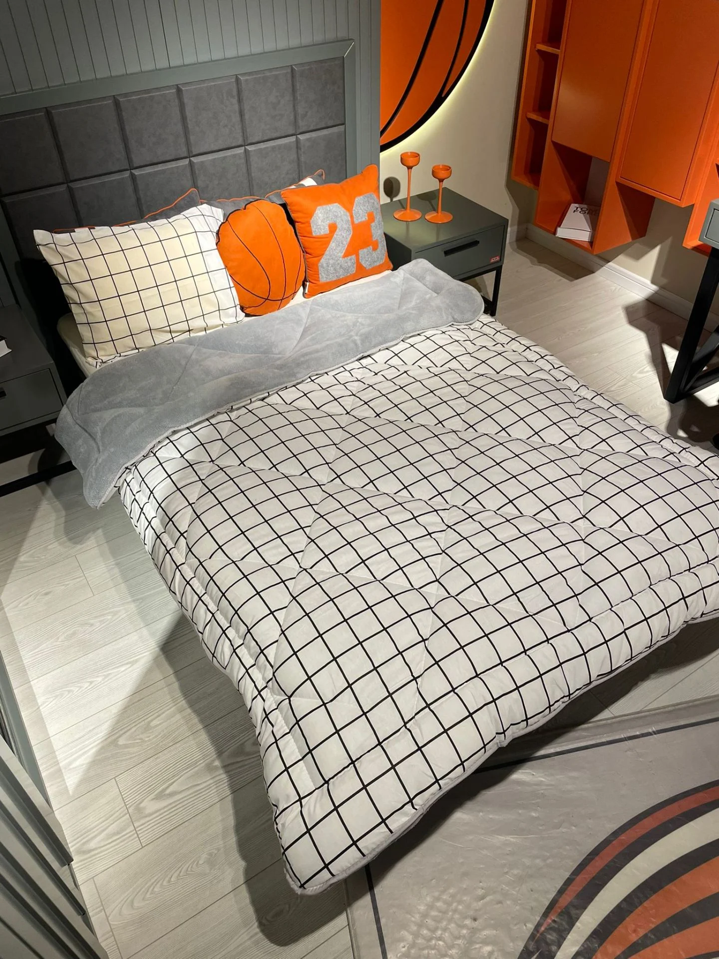 gri beyaz uyku seti 5 Tek Kişilik Welsoft Pufidik Uyku Seti Beyaz Kare Desenli - Görsel 1