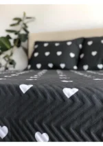 Kalpli Yatak Örtüsü Siyah Zemin Beyaz Kalpli - Görsel 6
